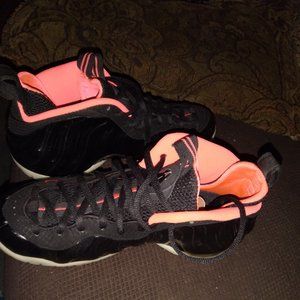 Nike Air Foamposite Pro Glow in the dark  Yeezy